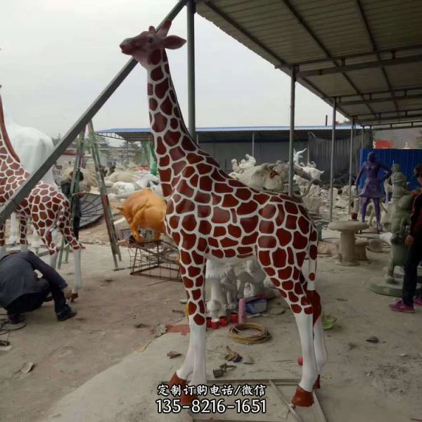 动物园玻璃钢彩绘仿真动物户外园林大型长颈鹿雕塑（1）