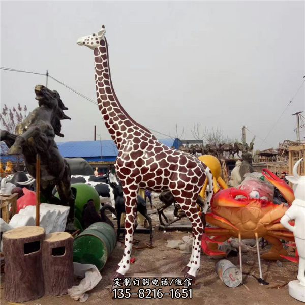 动物园玻璃钢彩绘仿真动物户外园林大型长颈鹿雕塑（4）