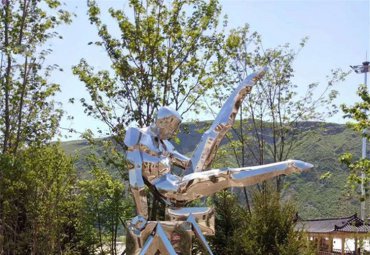 节日喜庆——校园运动雕塑