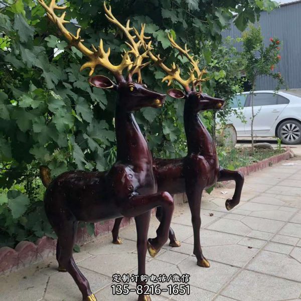 景区草坪摆放紫铜铸造梅花鹿动物雕塑（2）