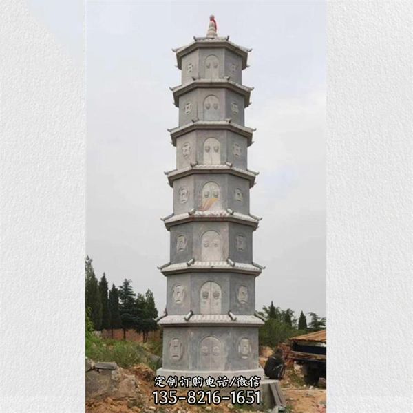 寺庙广场摆放的大型石雕佛塔雕塑（3）