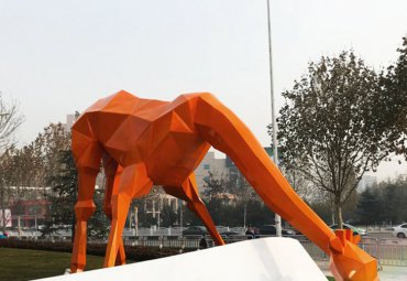 大型不锈钢长颈鹿雕塑 