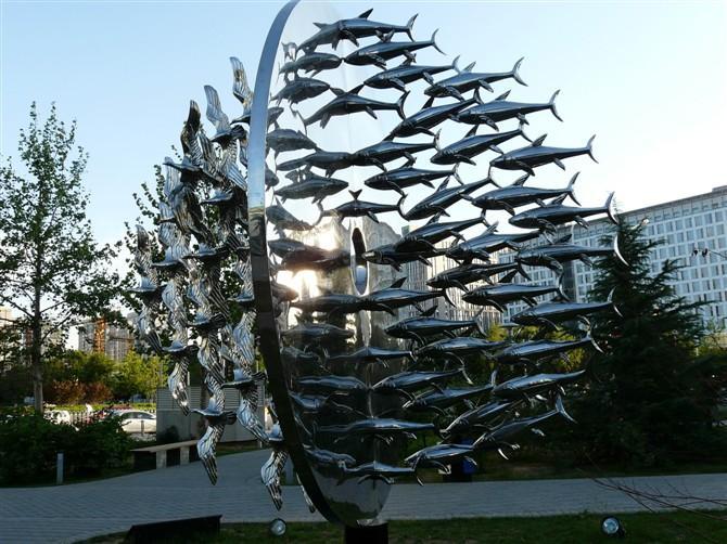 广场鱼群不锈钢创意雕塑图片