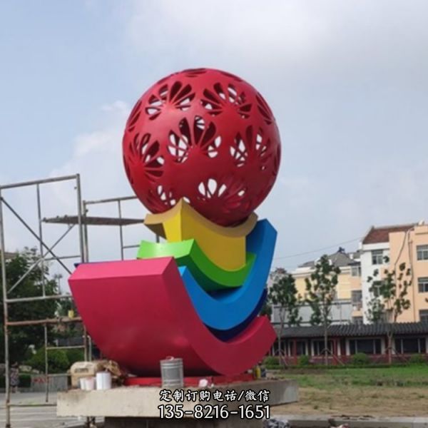精美不锈钢镂空球雕塑