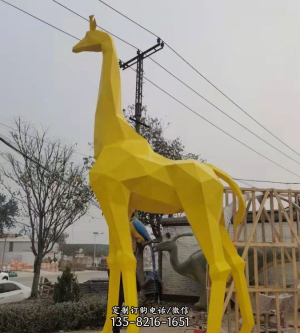 几何块面不锈钢户外园林广场抽象长颈鹿雕塑