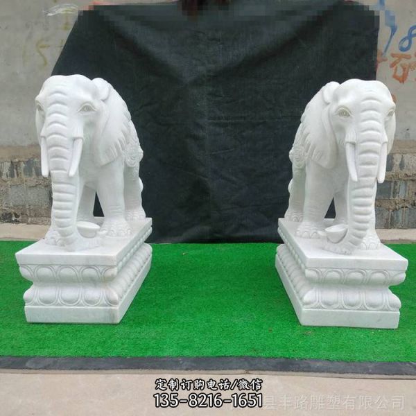 汉白玉石雕门口摆放的狮子雕塑（2）