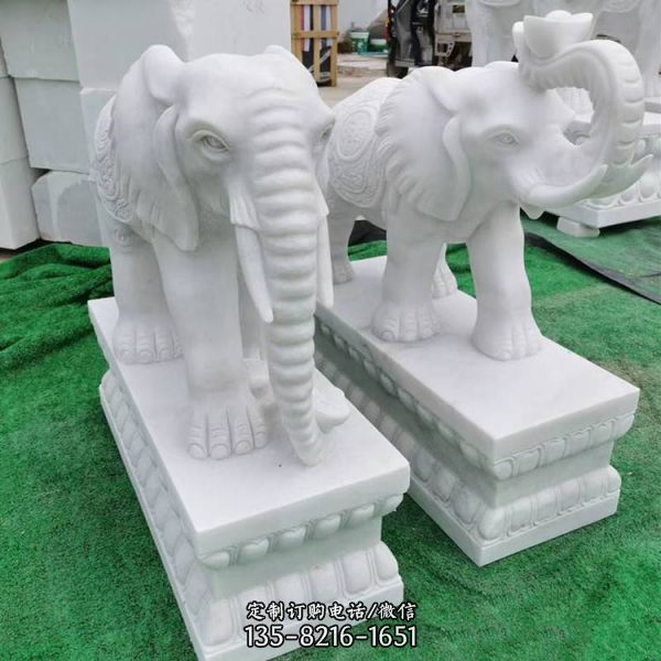 汉白玉石雕门口摆放的狮子雕塑（1）