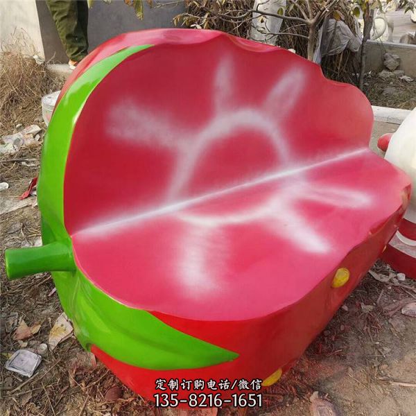 活力草莓休息座椅是一款时尚而充满活力的玻璃钢设计产…