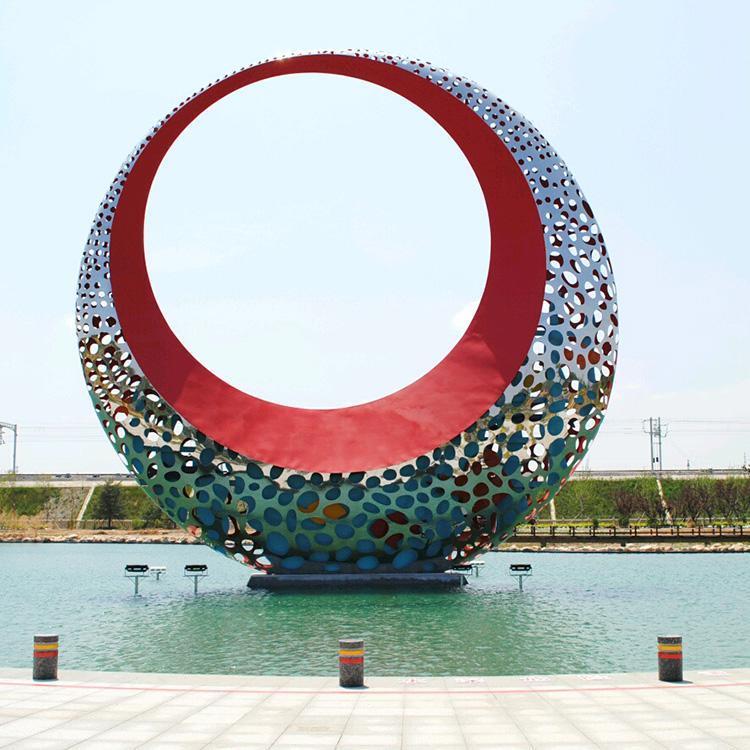 空心流转大型不锈钢圆环雕塑图片