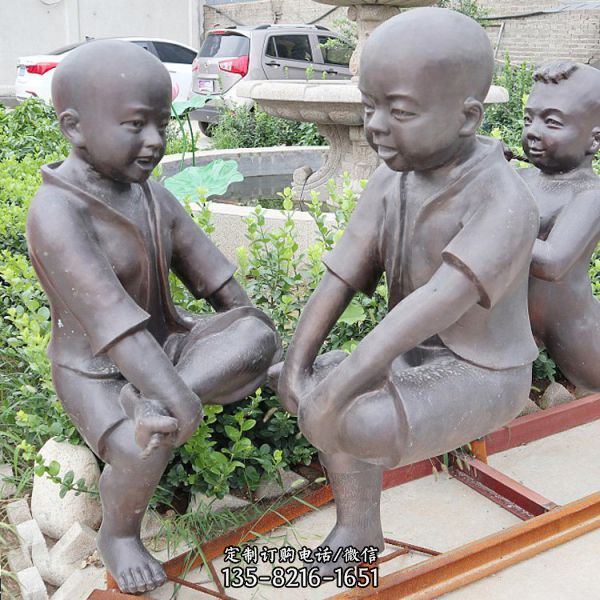 广场景区摆放玻璃钢仿铜童趣主题儿童人物景观雕塑（3）
