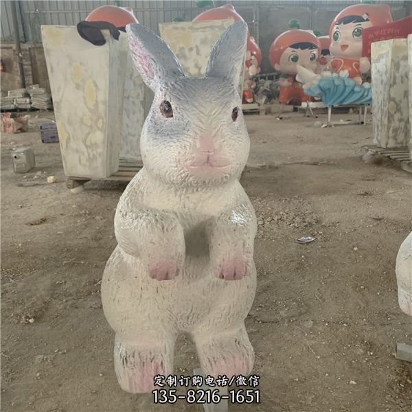 景区草坪摆放玻璃钢仿生动物兔子雕塑（6）