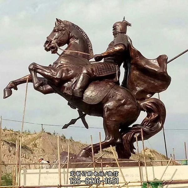 小区广场摆放骑马人物铸铜雕塑（3）