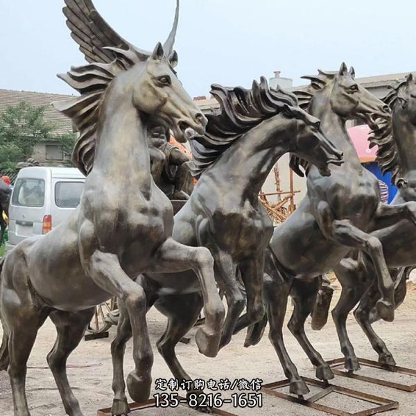 小区广场摆放骑马人物铸铜雕塑（5）