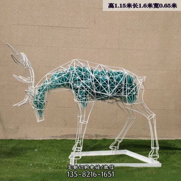 不锈钢镂空鹿雕塑售楼处草坪艺术装置酒店户外发光鹿大型落地摆件（1）