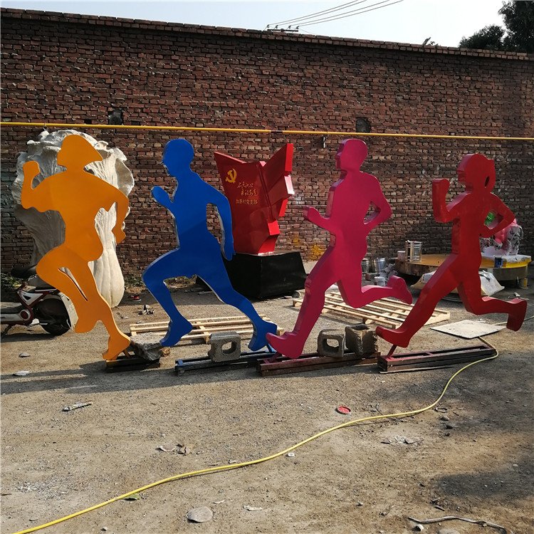 跑步的自由——不锈钢剪影运动雕塑图片