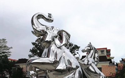 不锈钢镜面大型动物雕塑：大象纹理实景回味