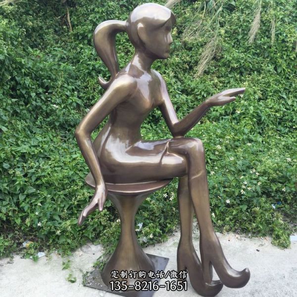 坐在圆凳上的美女抽象雕塑摆件