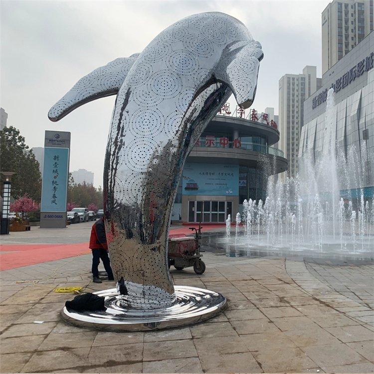 不锈钢镜面镂空鲸鱼喷泉图片