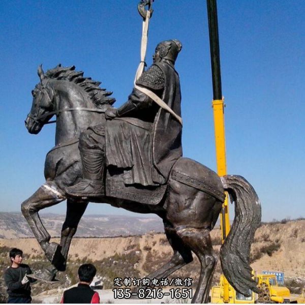 城市广场摆放铸铜骑马人物雕塑（3）