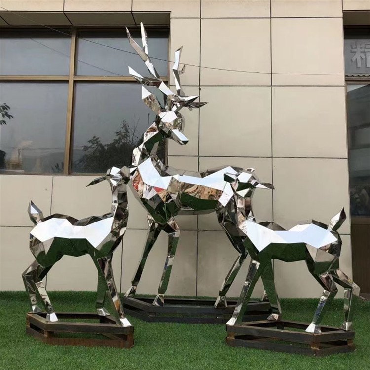 鹿之旅不锈钢镜面雕塑 图片
