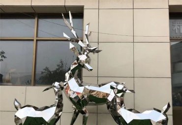 鹿之旅不锈钢镜面雕塑 