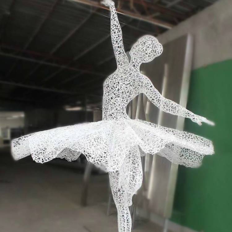 抽象跳舞·不锈钢镂空雕塑图片