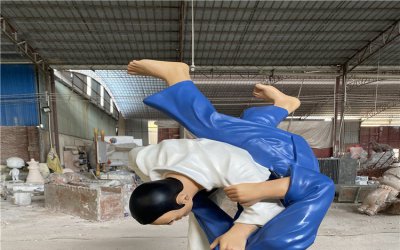 “勇敢冲击”——玻璃钢园林户外摔跤人物雕塑