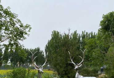 镜面不锈钢大型梅花鹿雕塑
