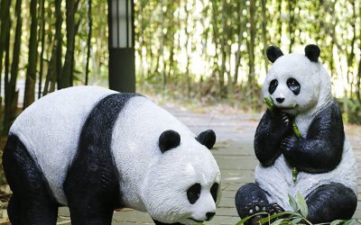 国宝熊猫雕塑，精美装点户外