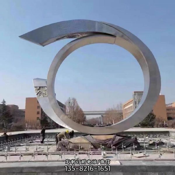 大型不锈钢喷泉水景圆环雕塑