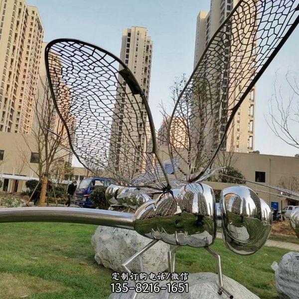 户外大型不锈钢镂空蜻蜓雕塑