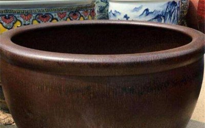 古典庭院水池是由大型铸铜制作而成的旧水缸，可以安装…
