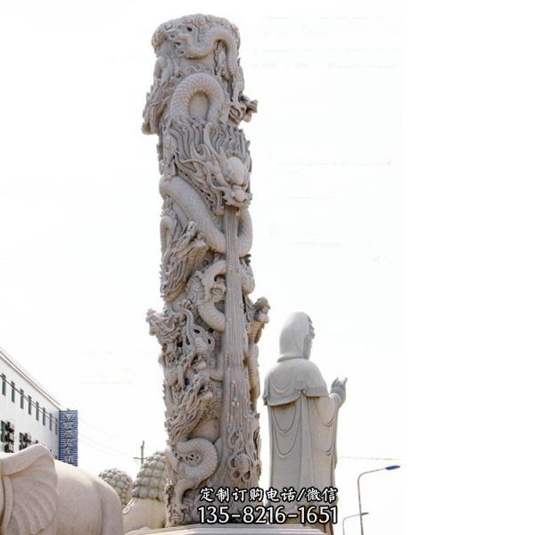 园林广场摆放青石仿古浮雕石龙柱