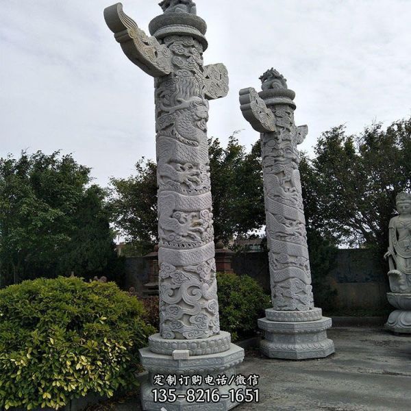 花岗岩石龙柱是一种独特的建筑景观雕塑。它由花岗岩青…