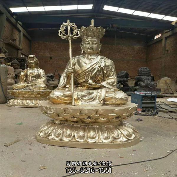 令人叹为观止的铜雕地藏王雕像