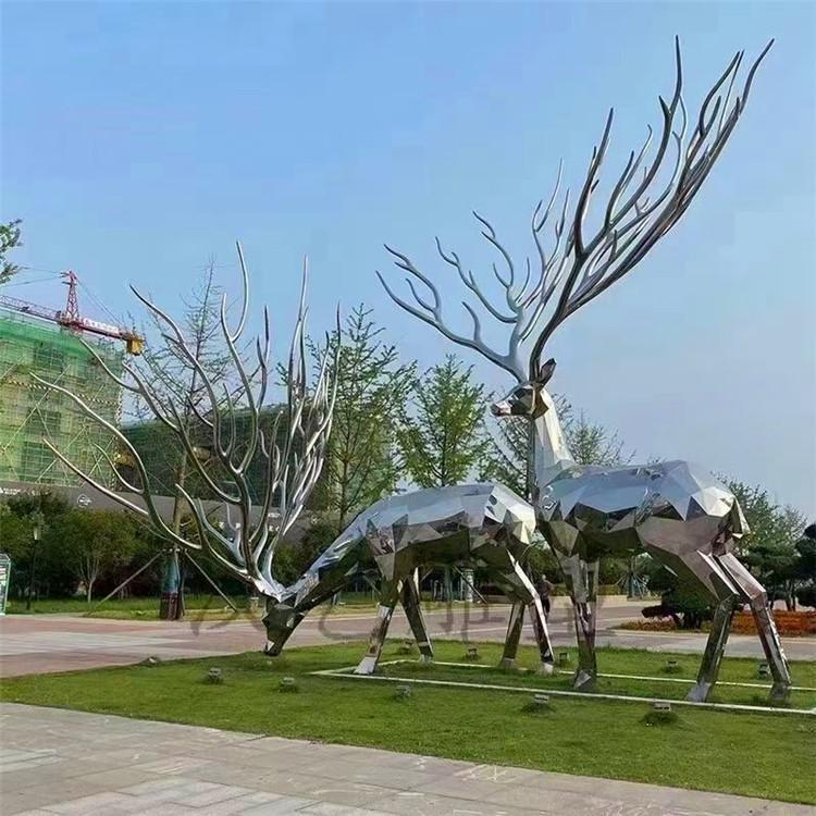 梅花鹿雕塑 炫酷大型不锈钢图片