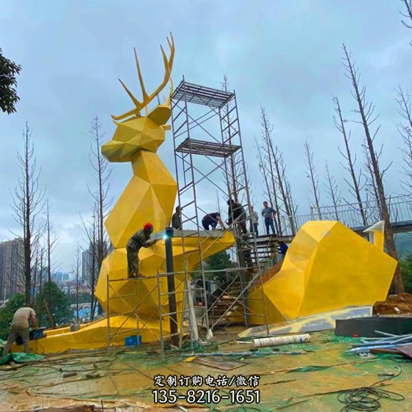 广场大型几何块面长颈鹿雕塑 金属商业街梅花鹿摆件