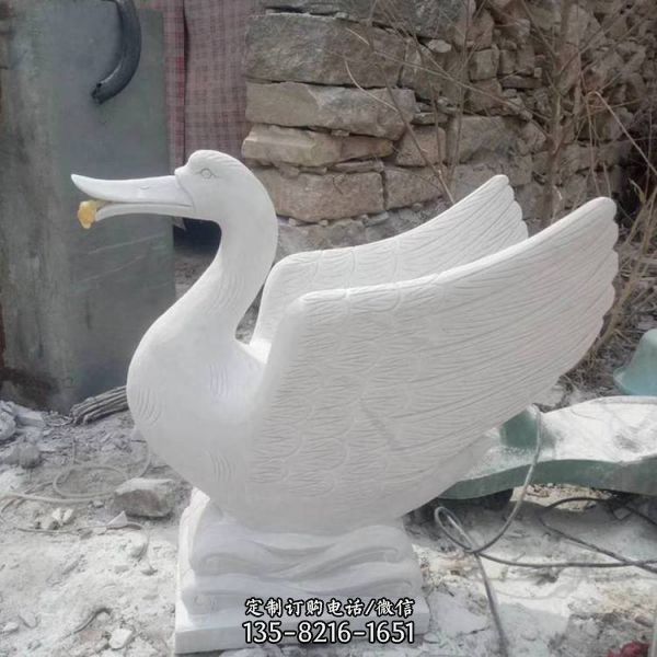 白天鹅景跃水雕塑是一种具有视觉冲击力的艺术品，它将…