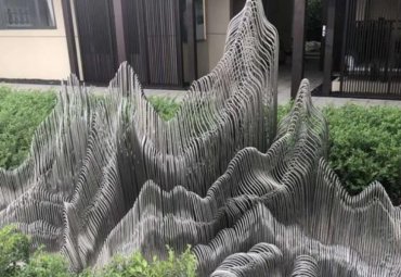 融合公园艺术的不锈钢假山