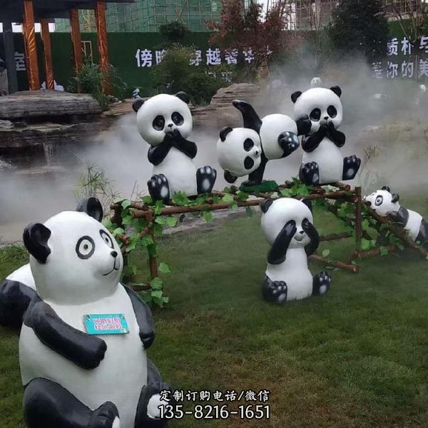 可爱熊猫玻璃钢雕塑