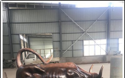 仿铜农耕牛雕塑：完美体现工厂企业门口艺术风采