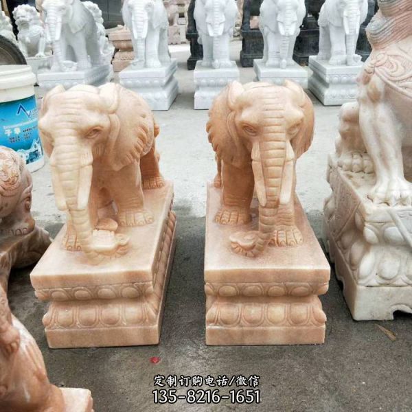 大理石大象雕塑，是一件由大理石石雕而成的大型艺术雕…