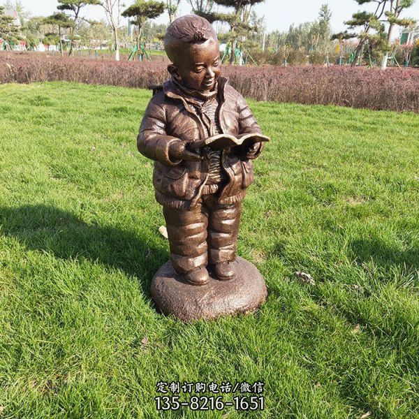 童趣人物，看书的小孩，喜笑颜开小男孩铜雕
