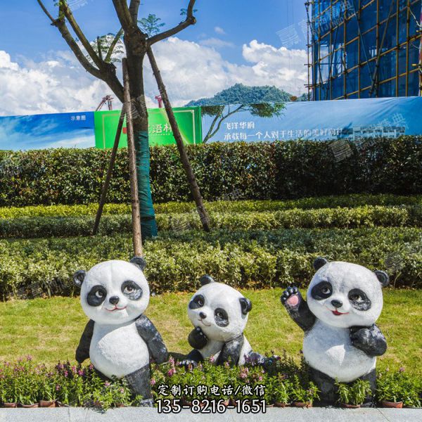“熊猫梦想——精致、灵动的玻璃钢雕塑”