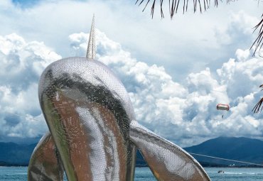 大型不锈钢鲸鱼景观雕塑