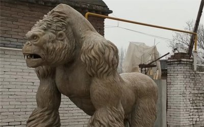 西方猩猩雕塑和它们的寓意