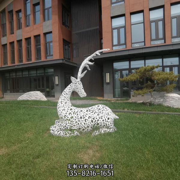 金属铁艺镂空鹿雕塑 不锈钢动物发光鹿景观公园草坪摆件