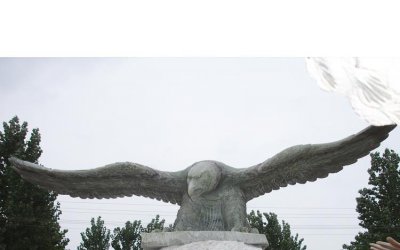高贵雄鹰——大型石雕老鹰摆件