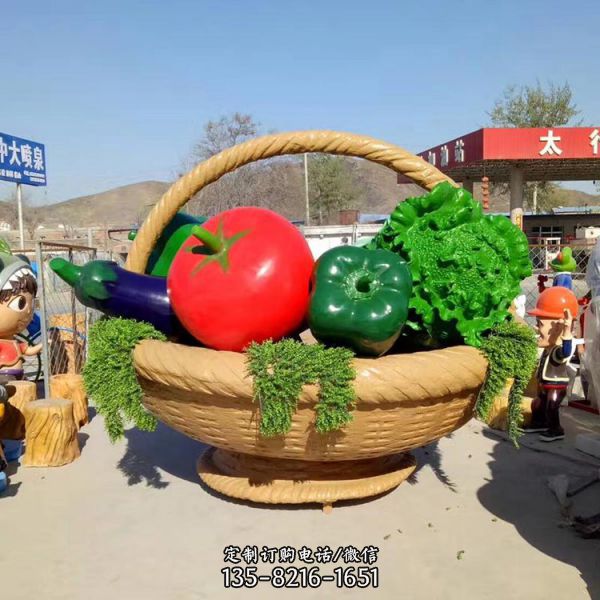 农场玻璃钢彩绘果篮里的仿真蔬菜水果雕塑（6）