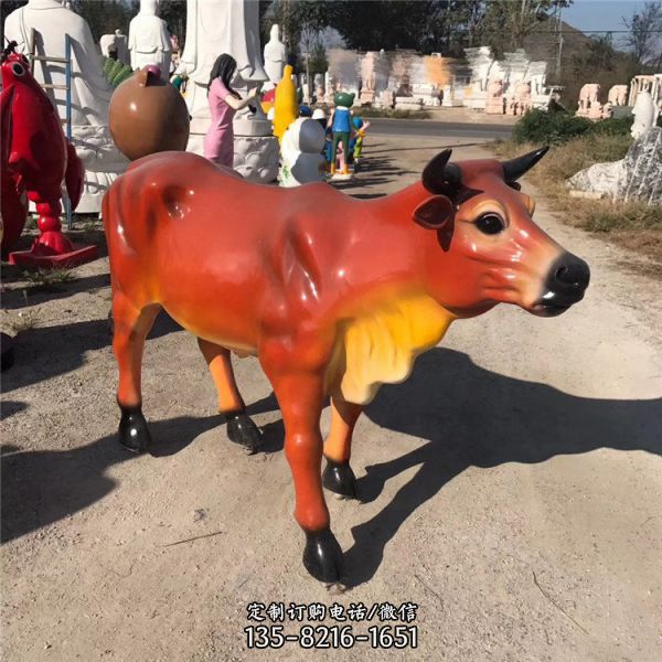 农场室外摆放玻璃钢黄牛动物雕塑